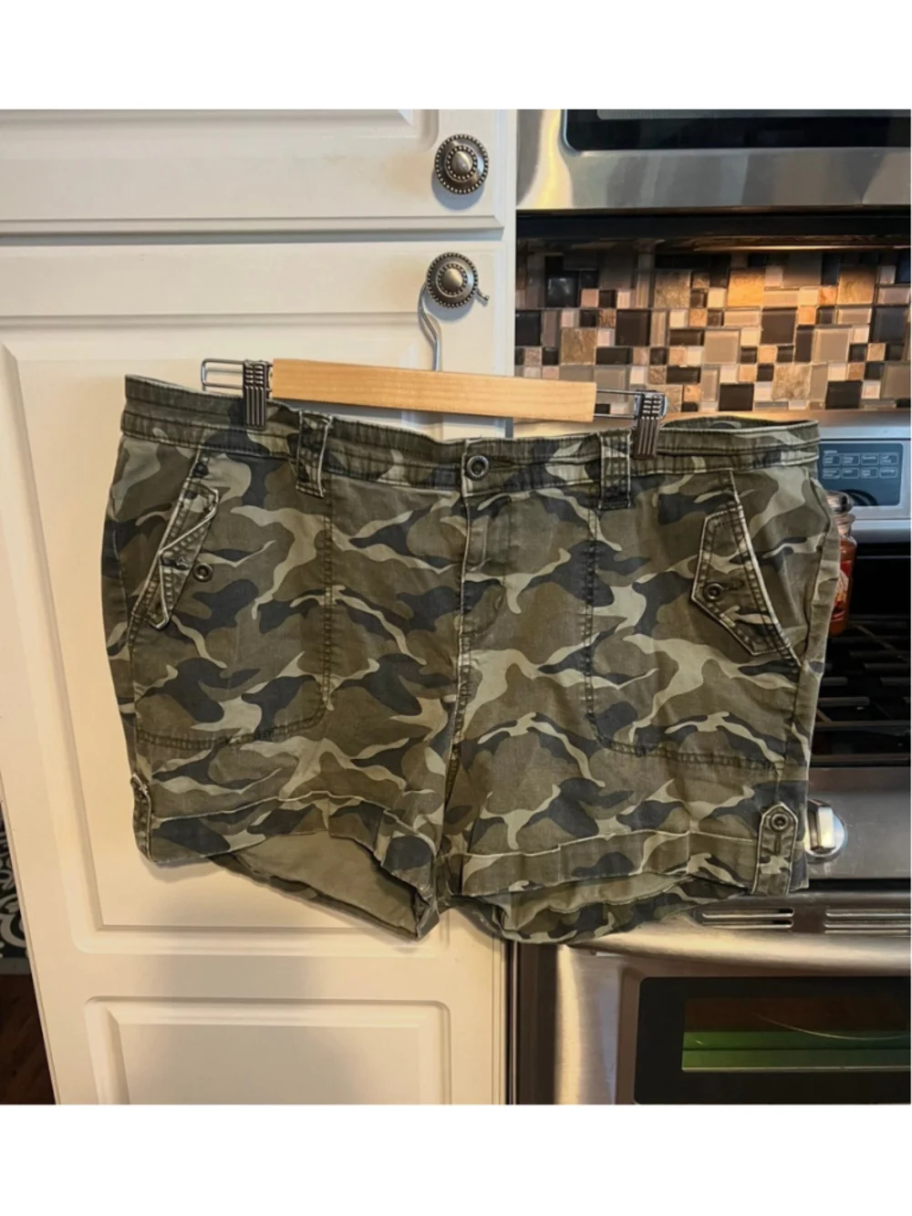 Torrid Womens Plus Green Black Camo Denim Stretch Cuffed Shorts